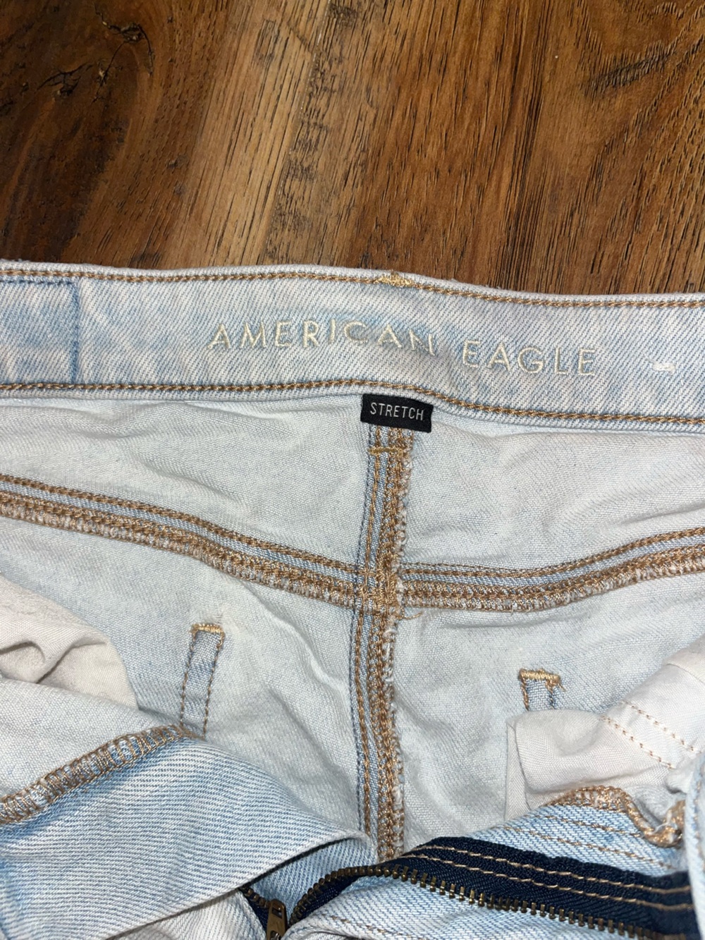 American Eagle Light Wash Denim Shorts - Picture 4 of 4
